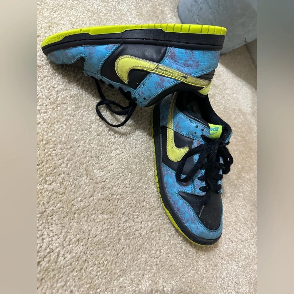 Nike SB Dunk Low Youth Sneakers – Size 4Y – Blue/Black/Volt